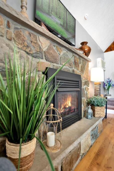 Long Pond The Sage Chalet In Emerald Lakes, Poconos! מראה חיצוני תמונה