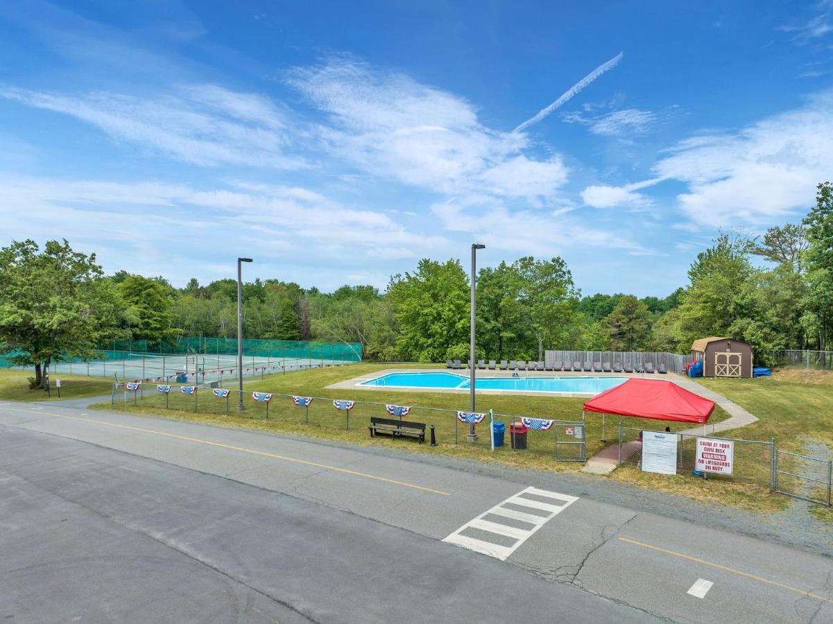 Long Pond The Sage Chalet In Emerald Lakes, Poconos! מראה חיצוני תמונה